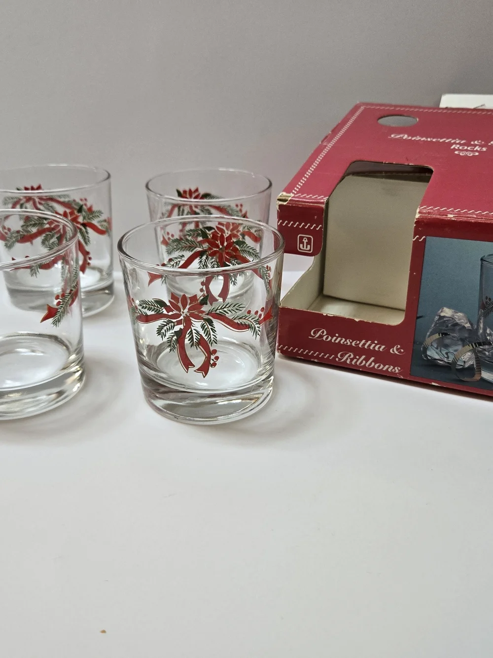 Vintage Anchor Hocking Poinsettia & Ribbons Rocks Glasses Set of 4 Christmas USA